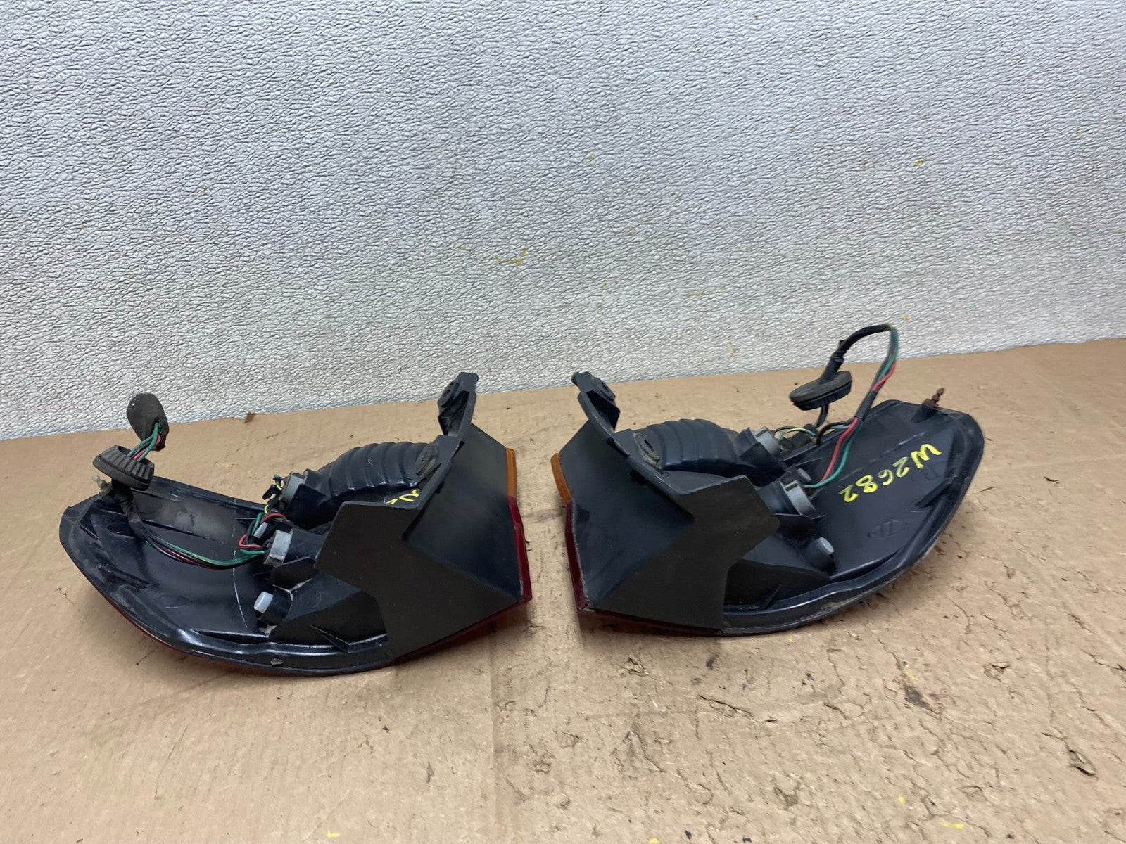 2002 2003 2004 Honda Odyssey Left+Right Side Tail Lights W2682 DW3