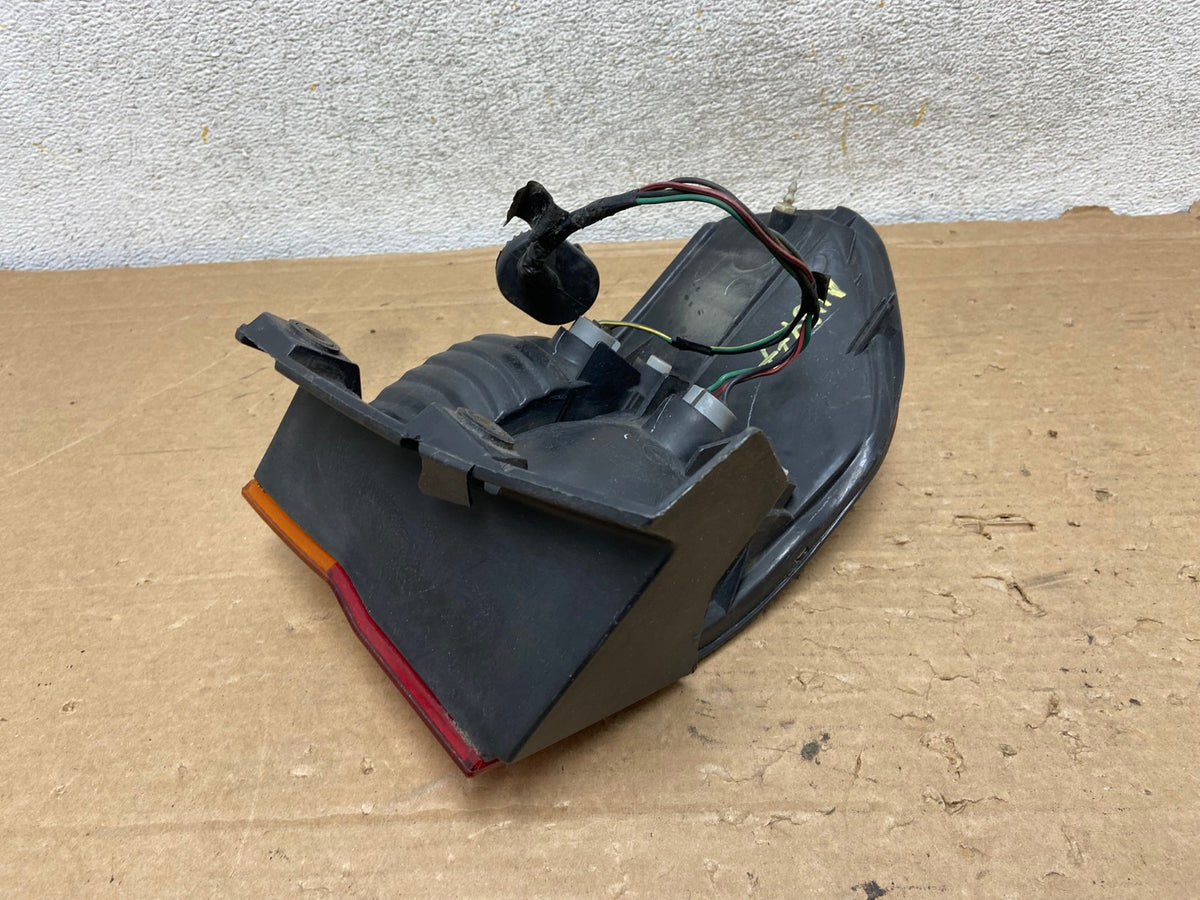 2002 2003 2004 Honda Odyssey Right Passenger Side Tail Light AH8977 LK3