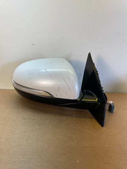 2016 to 2020 Kia Sorento Right Passenger Door Mirror Turn Signal af8629 DG0