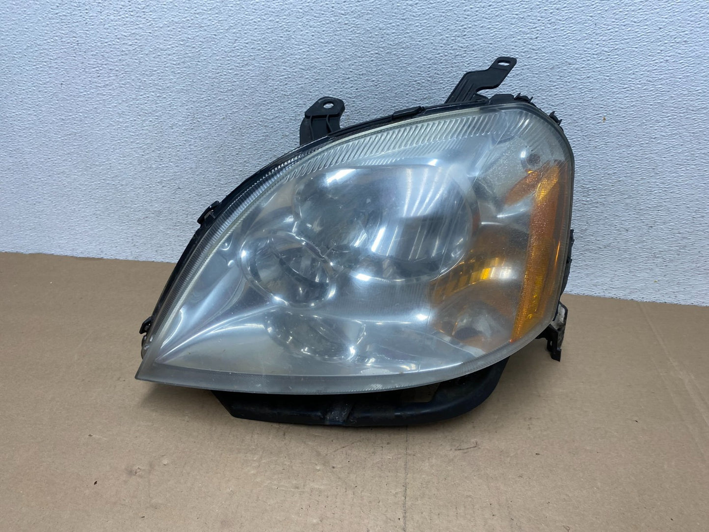 2005 2006 2007 Ford Five Hundred Halogen Headlight Left Driver Lh AG4558 DW0