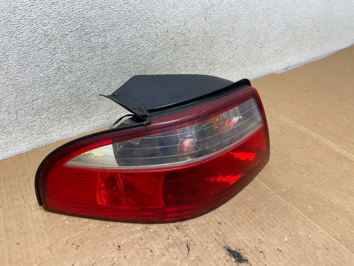 2004 2005 Mercury Sable Left Driver Side Tail Light AI8962 LK2
