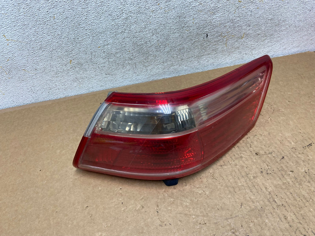 2007 2008 2009 Toyota Camry Right Passenger Side Tail Light AI3520 LK0
