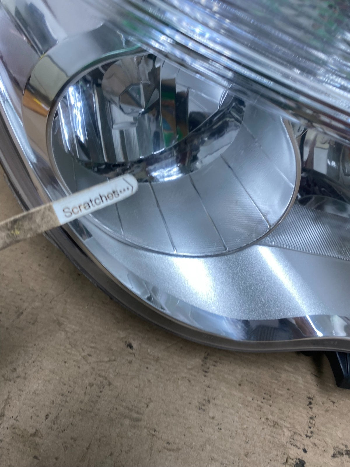 2010 - 2015 Chevrolet Equinox Halogen Headlight Right Passenger Side AF5025 DW3