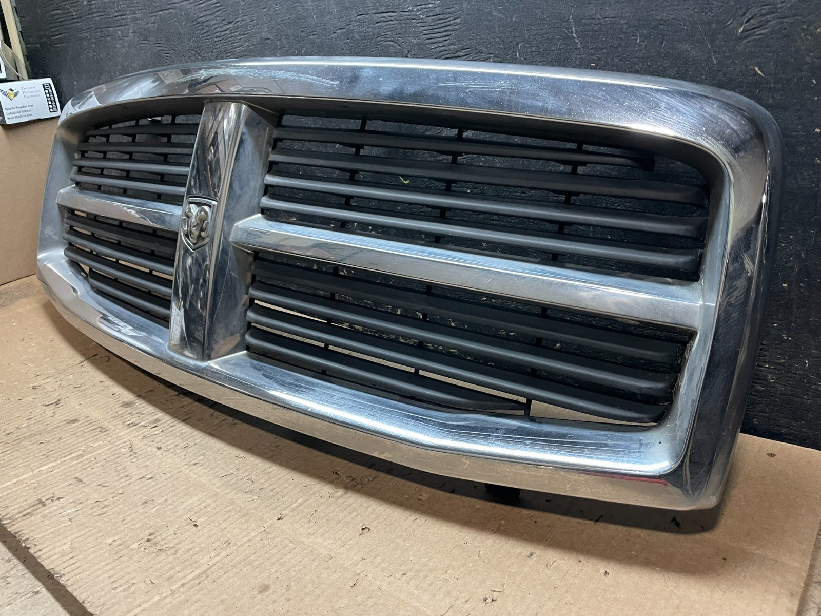 2004 to 2006 Dodge Durango Front Upper Chrome Grill Grille Oem Y1266 DG2