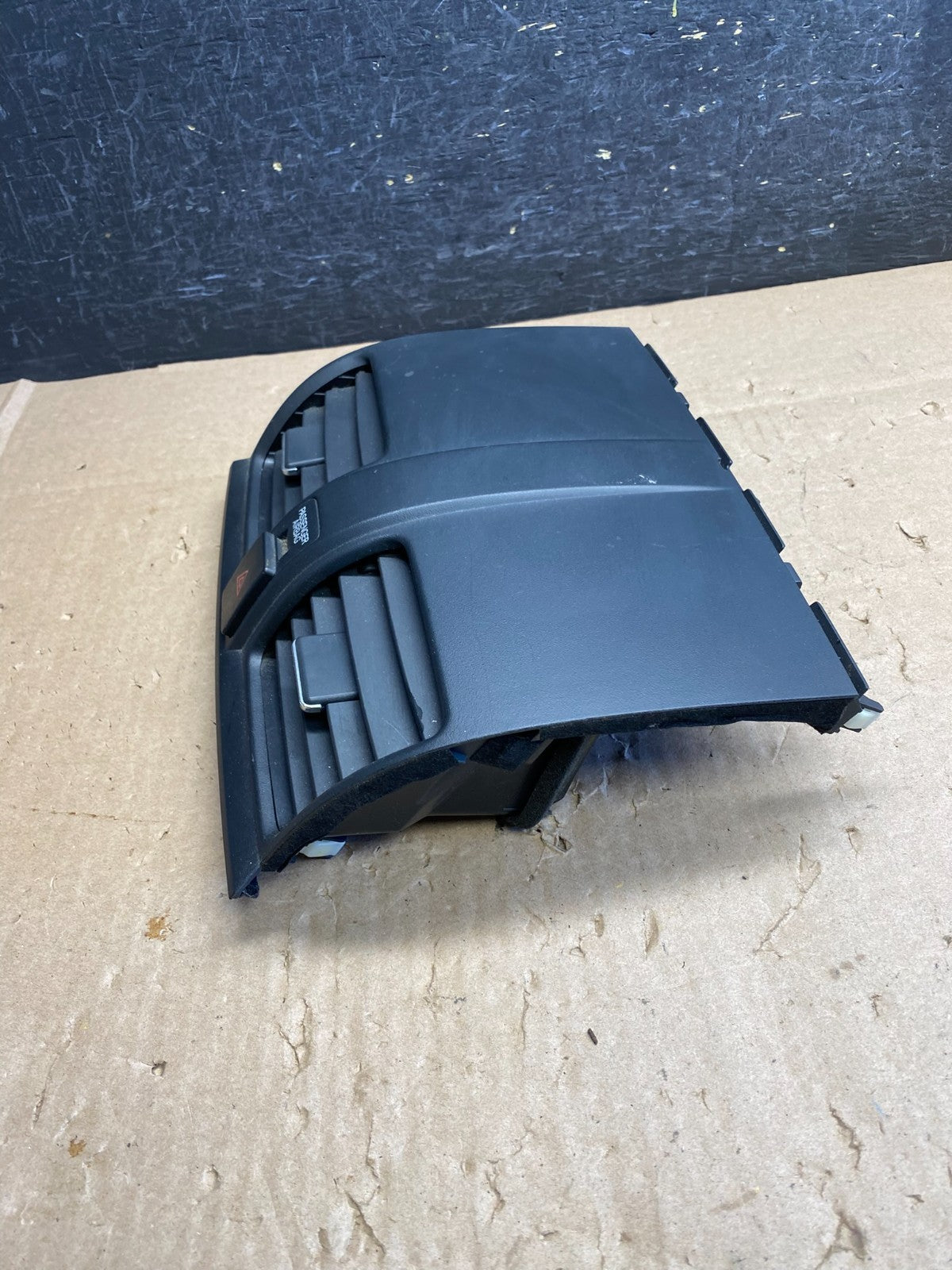 2007 to 2011 Honda CRV CR-V Front Center Panel Clock Air Vent AI6506 DW2