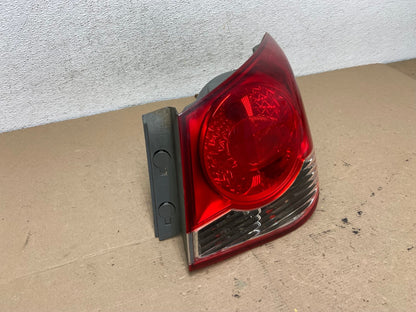 2011 2012 2013 2014 Chevrolet Cruze Right Passinger RH Side Tail Light 4851 LK2