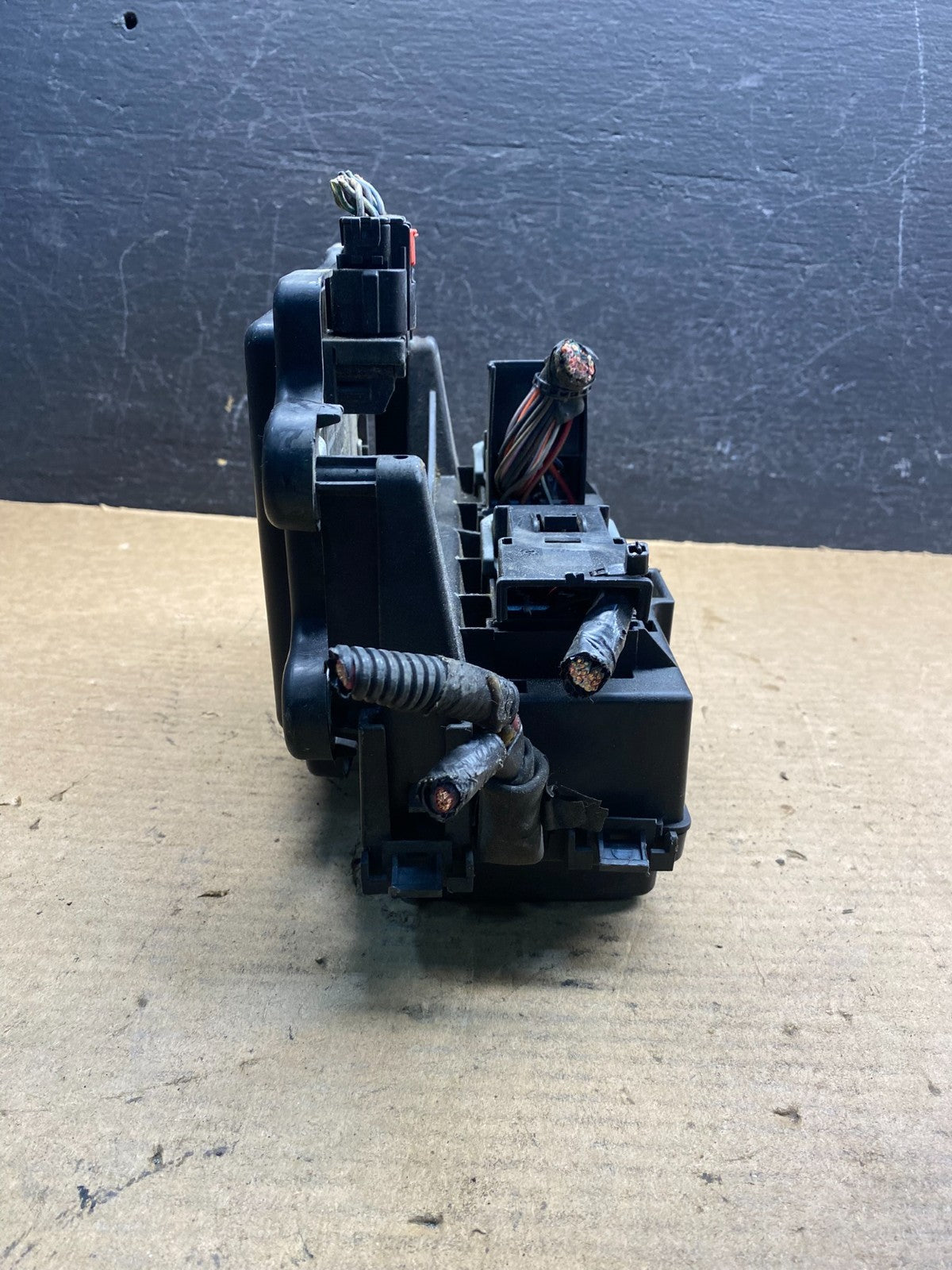 2006 Jeep Grand Cherokee Integrated Power Fuse Box 04692085ab ae0014 DG2