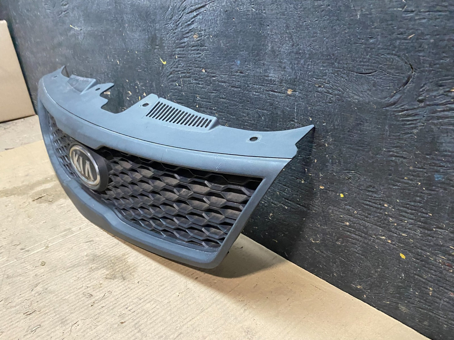2010 to 2013 Kia Forte Koup Black Front Upper Bumper Grill Grille X3293 DG1