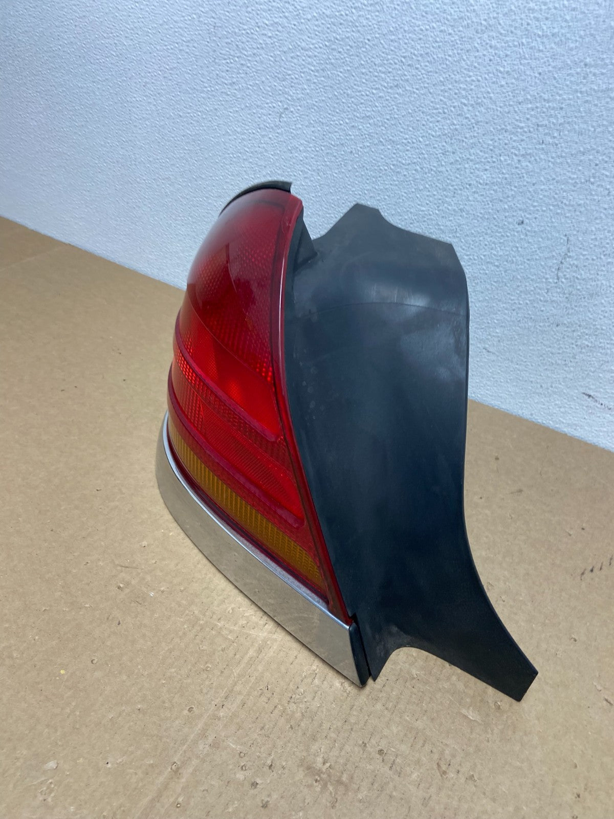 1998-2003 Ford Crown Victoria Left Driver Lh Side Tail Light Oem AC1122 DW1