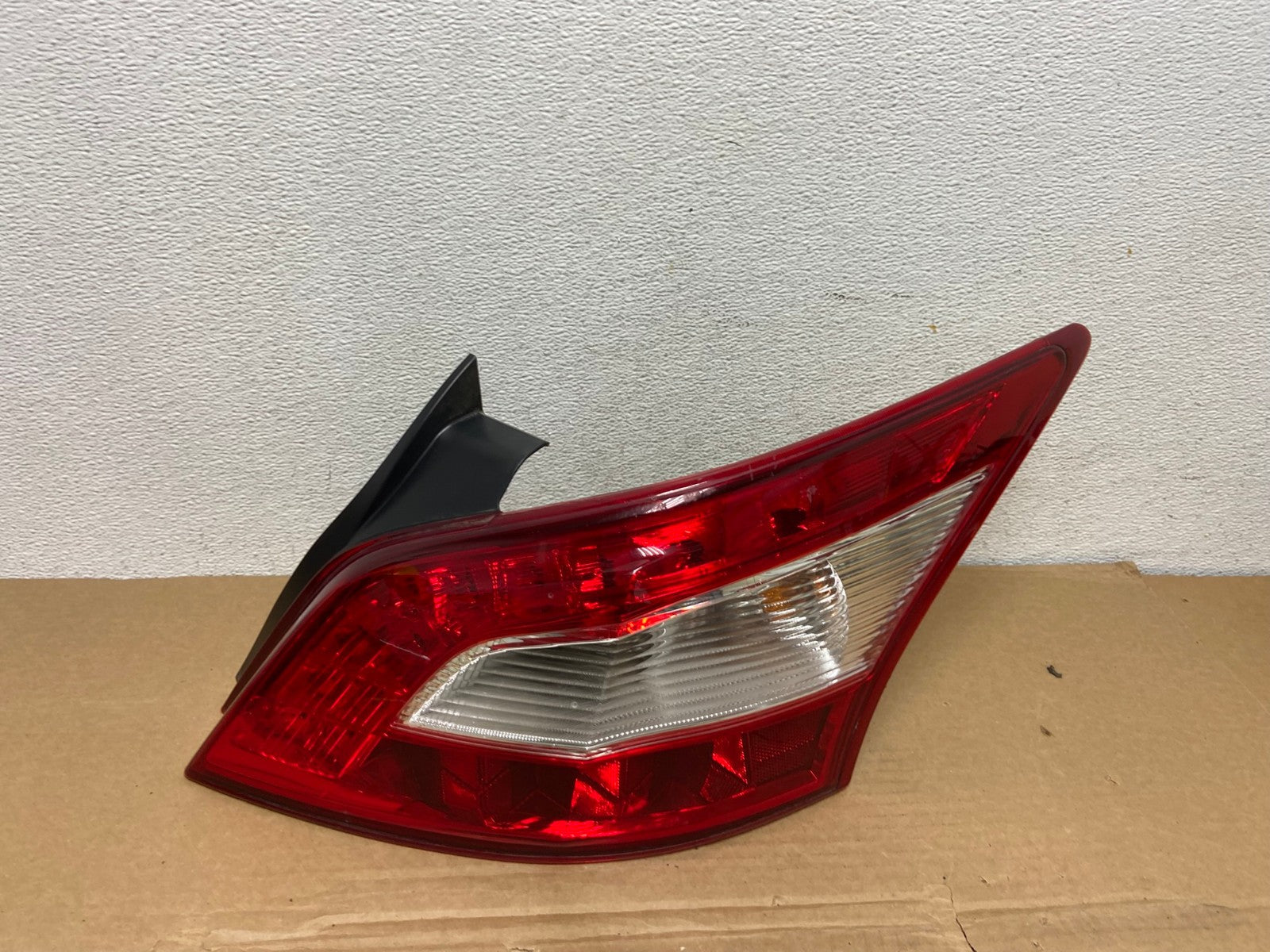 2009 2010 2011 Nissan Maxima Right Passenger RH Side Tail light AD3794 LK0