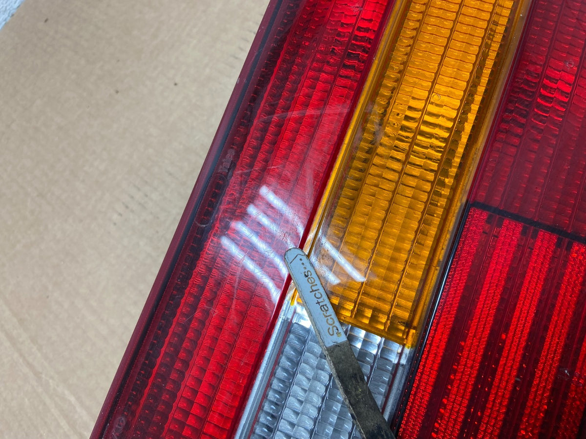 1990-1992 Volvo 740 Right Passenger RH Side Tail Light AI3734 DG3