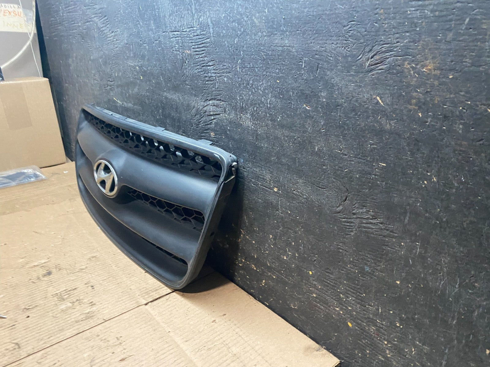 2007 to 2009 Hyundai Santa Fe Front Upper Grill Grille OEM W2485 DG1