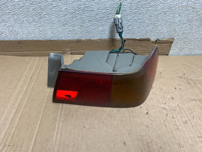 1997 1998 1999 Toyota Camry Tail Light Right Passenger Rh Side U7210 DW0