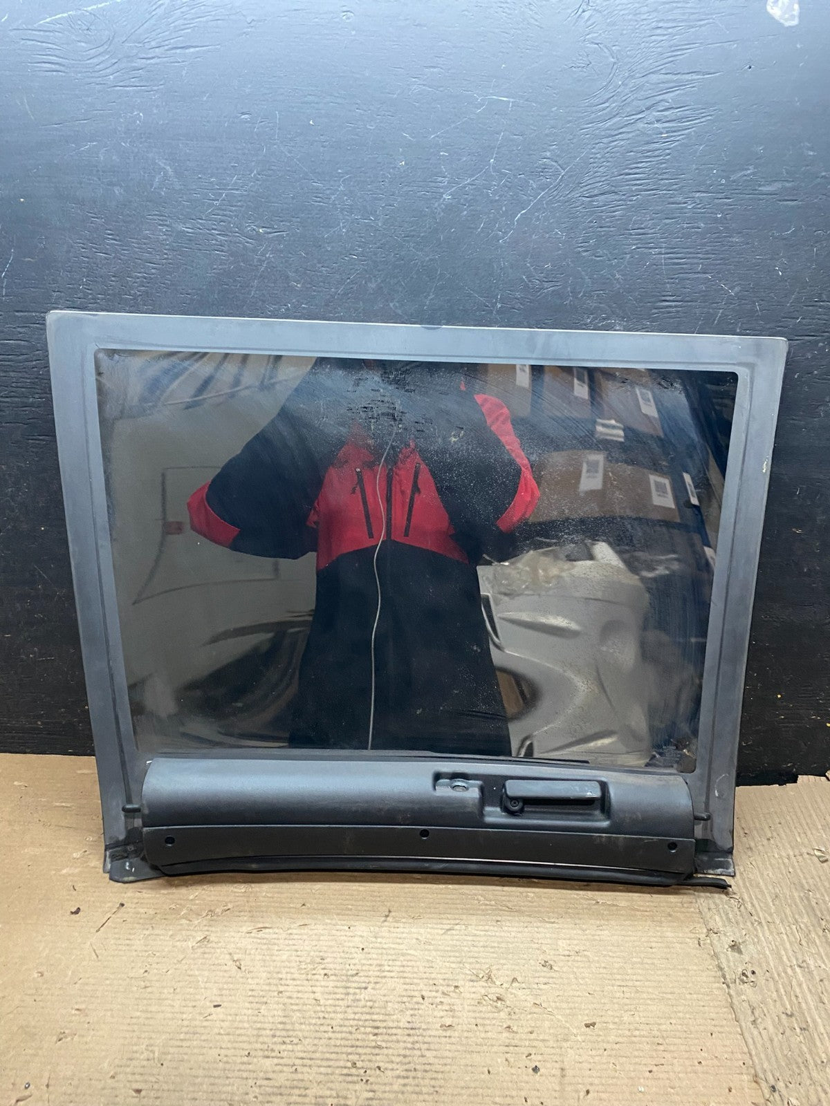 1984 to 1992 Pontiac Firebird Right Passenger Side Sunroof Top Glass V71934