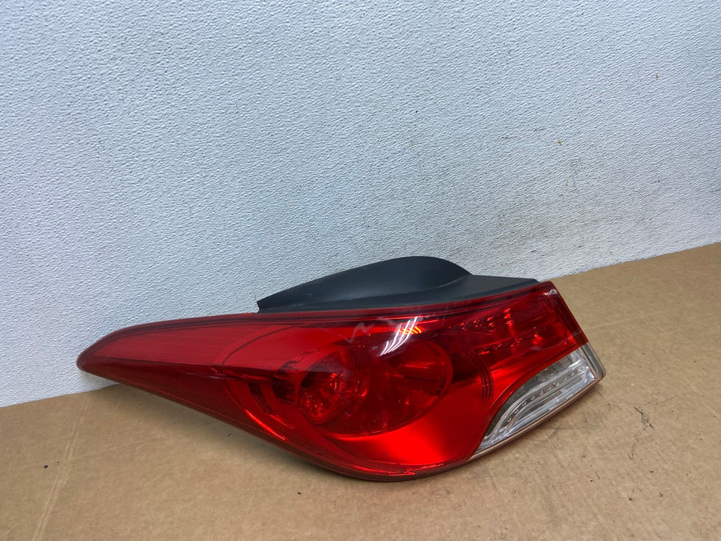 2011 2012 2013 Hyundai Elantra Sedan Left Driver Side Tail Light AD6119 LK0