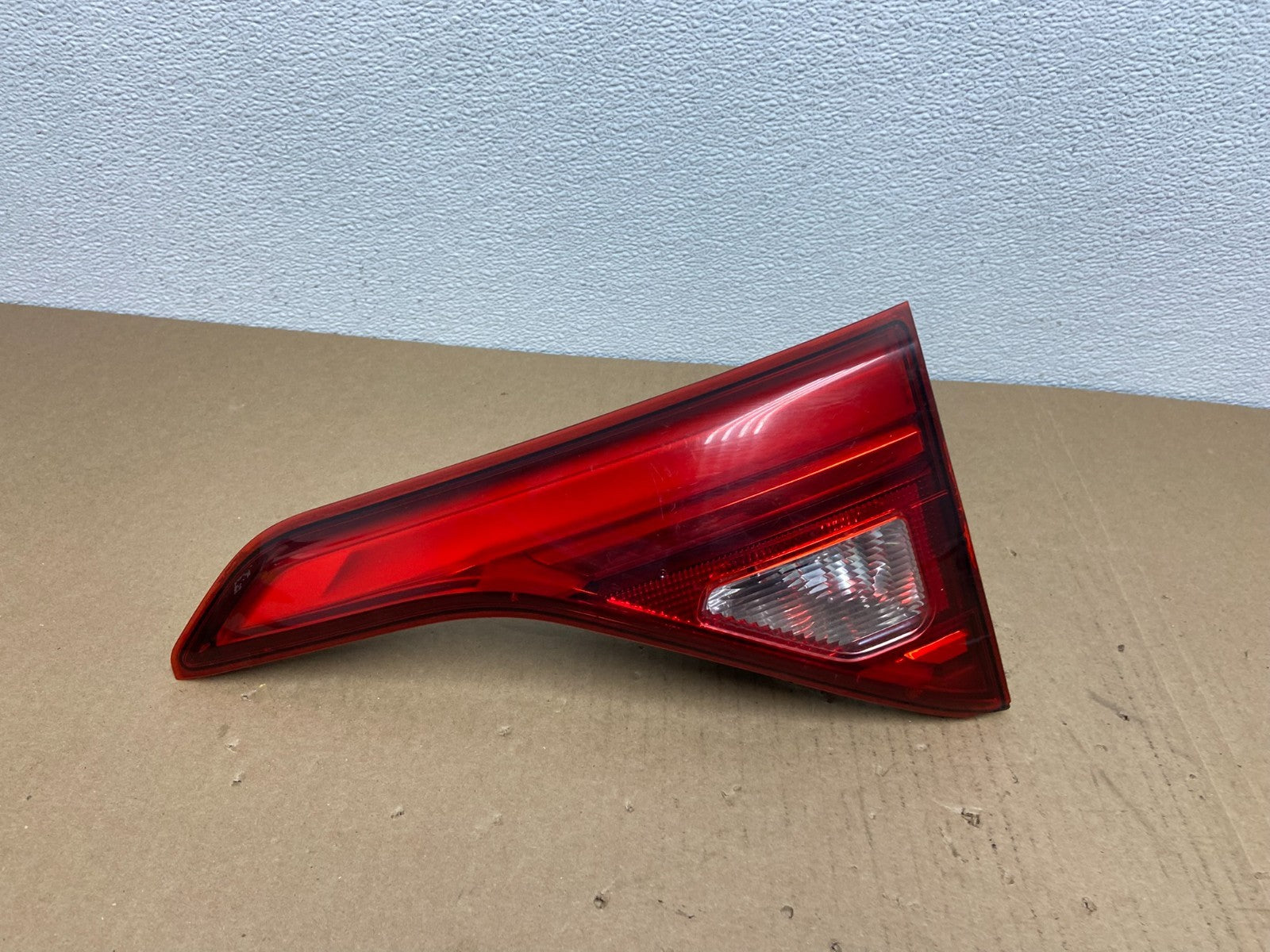 2017 2018 2019 GMC Acadia Right Passenger RH Side Inner Tail Light AB6398 DG0