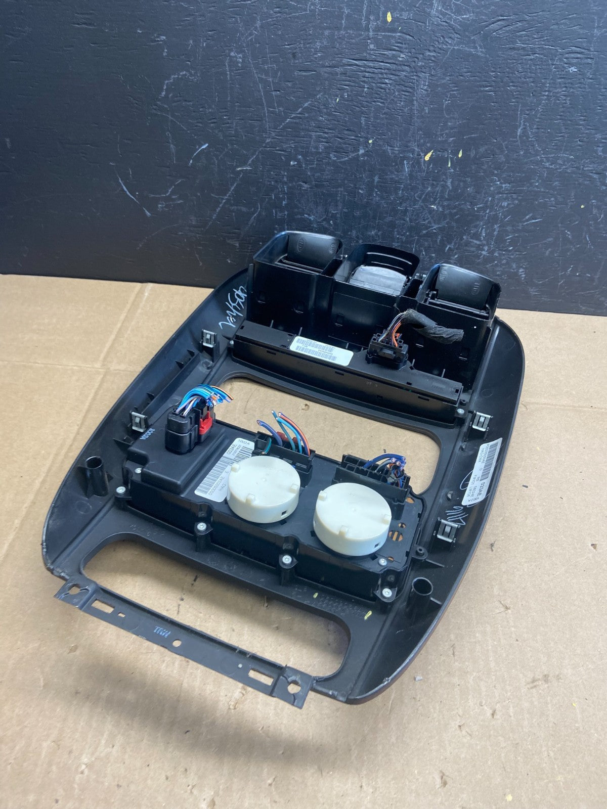 2004-2007 Chrysler Town Country Climate Control Panel Center Dash Trim ab9303 DG5