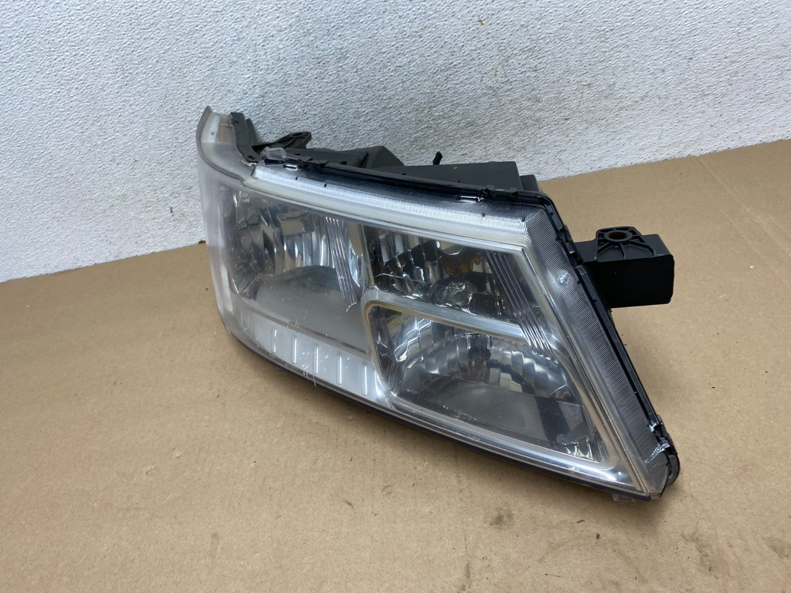 2009 to 2017 Dodge Journey Headlight Right Passenger Rh Halogen AG4531 DW1