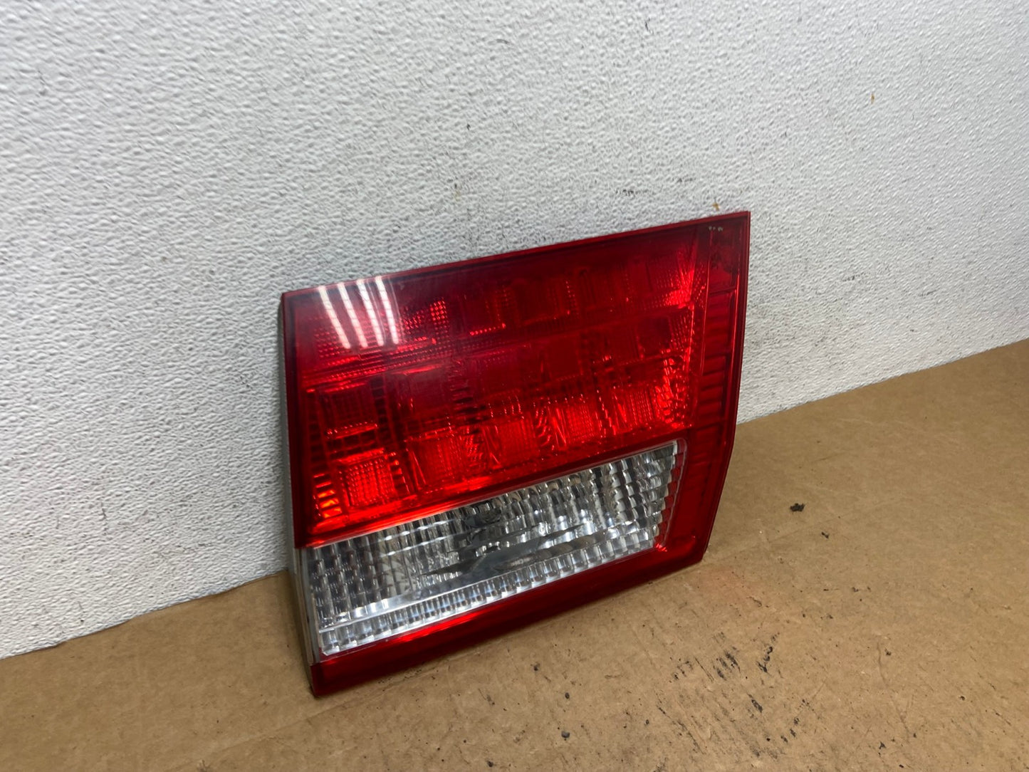 2005 2006 2007 Honda Odyssey Inner Right Passenger RH Tail Light AD4677 LK2