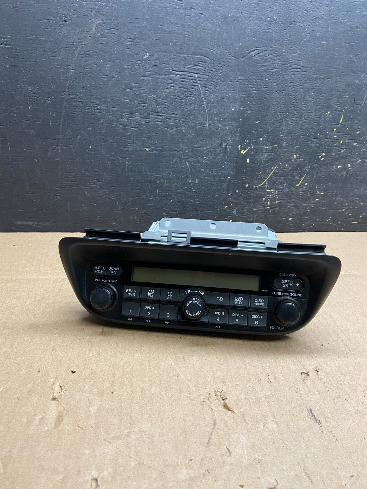 2005 to 2010 Honda Odyssey Am Fm Cd Player Radio Receiver T4451 DG0