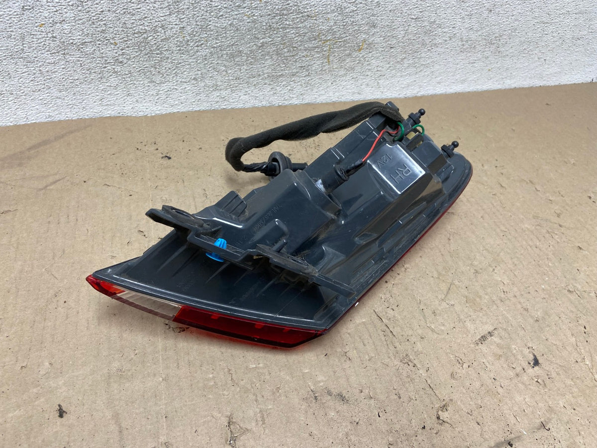 2015 2016 2017 Chrysler 200 Sedan Right Passenger Side Tail Light AH6908 LK4