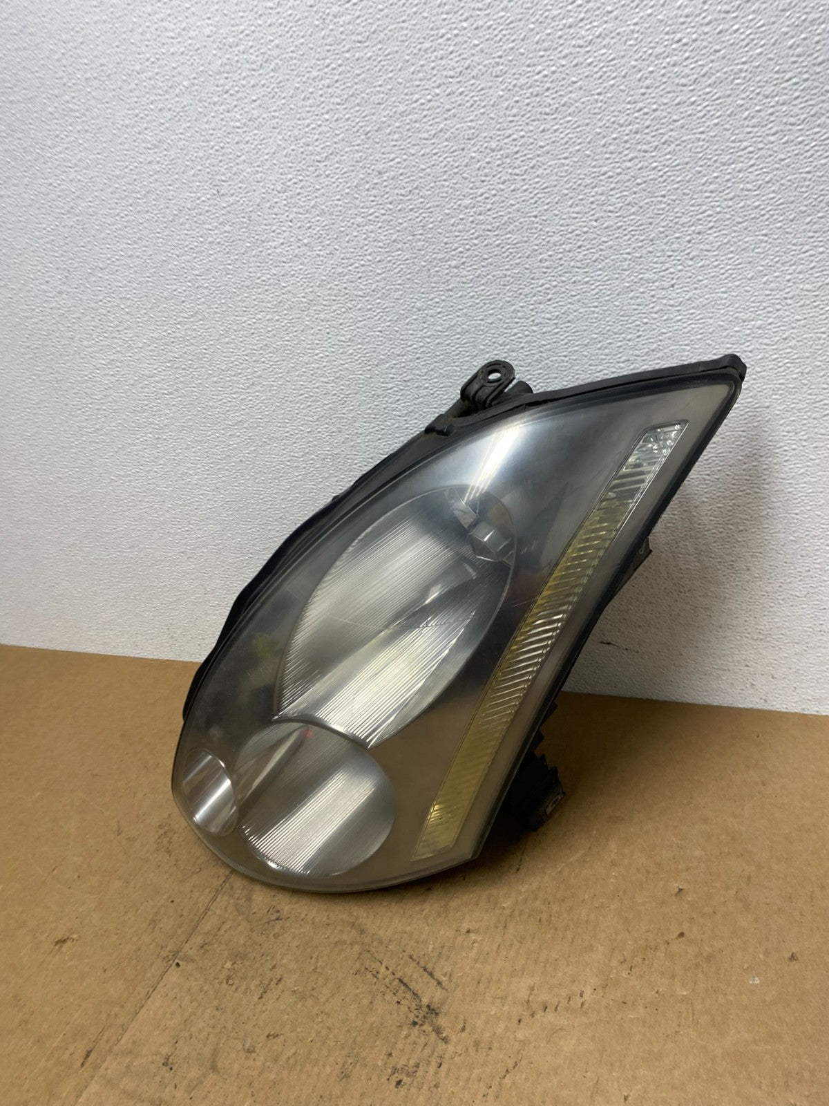2003 - 2005 Infiniti G35 Coupe Headlight Left Driver LH OEM Xenon HID AC3288 DW1
