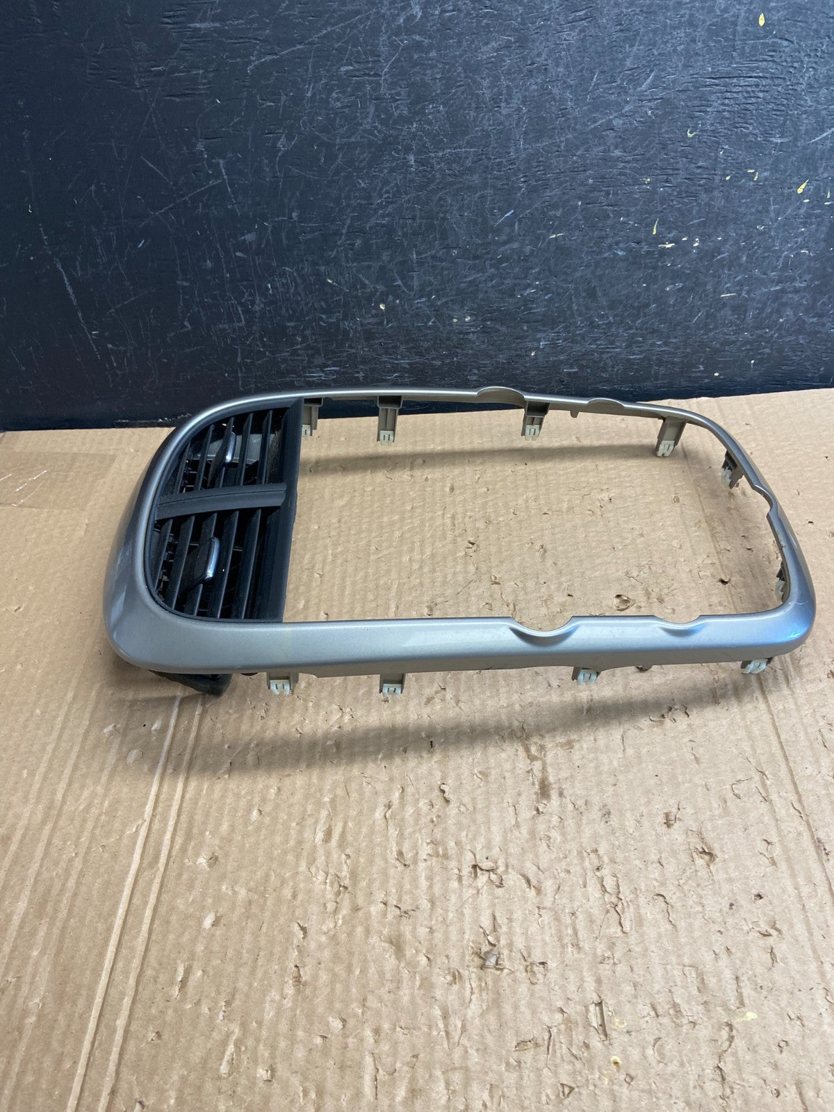 2013-2016 Chevrolet Malibu Center Radio Switch Air Vent Trim Bezel AF6445 DW2