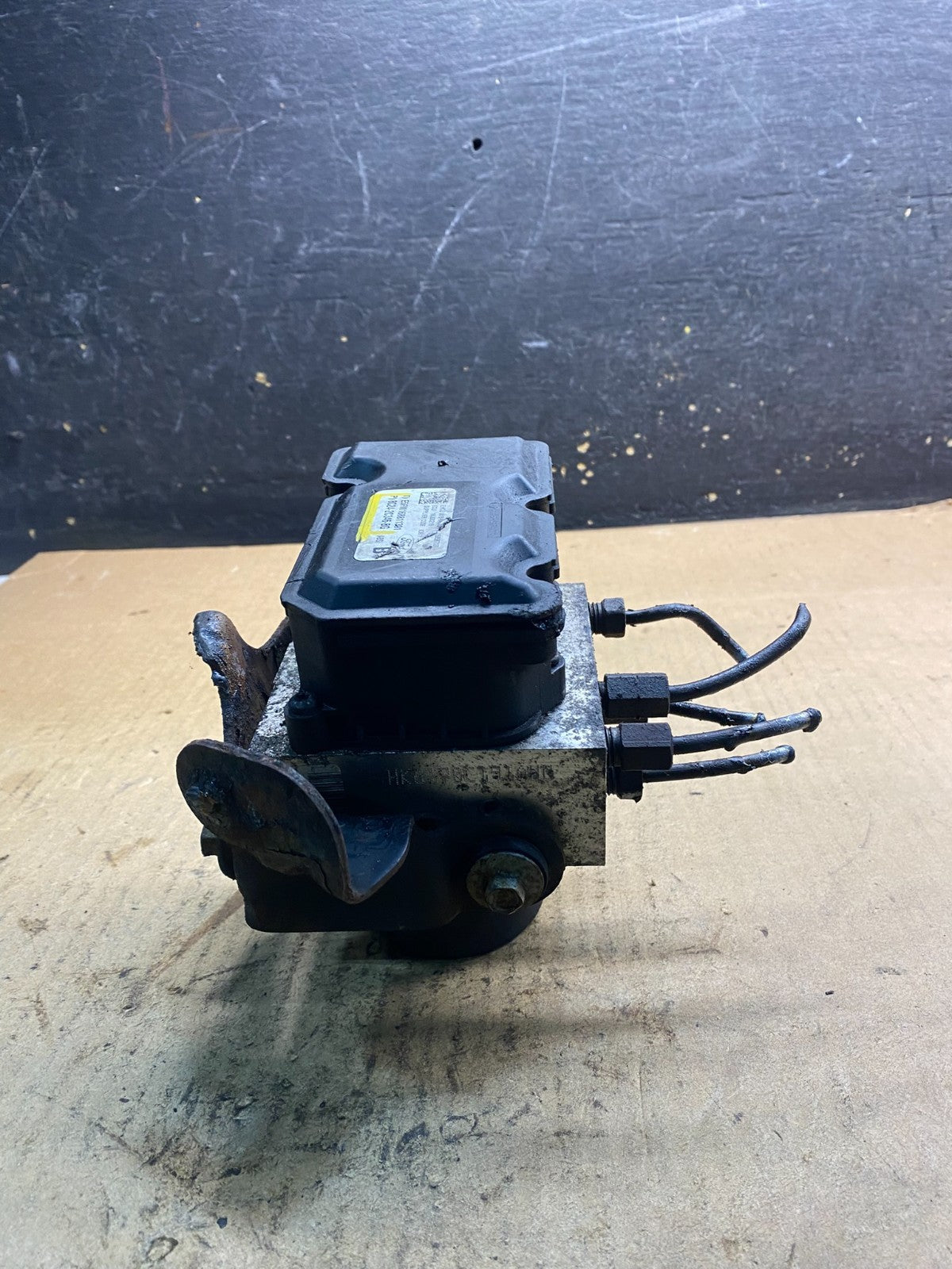 2011 - 2014 Ford E250 E350 Van  ABS Anti Lock Brake Pump Module Oem  Z2403 DG2