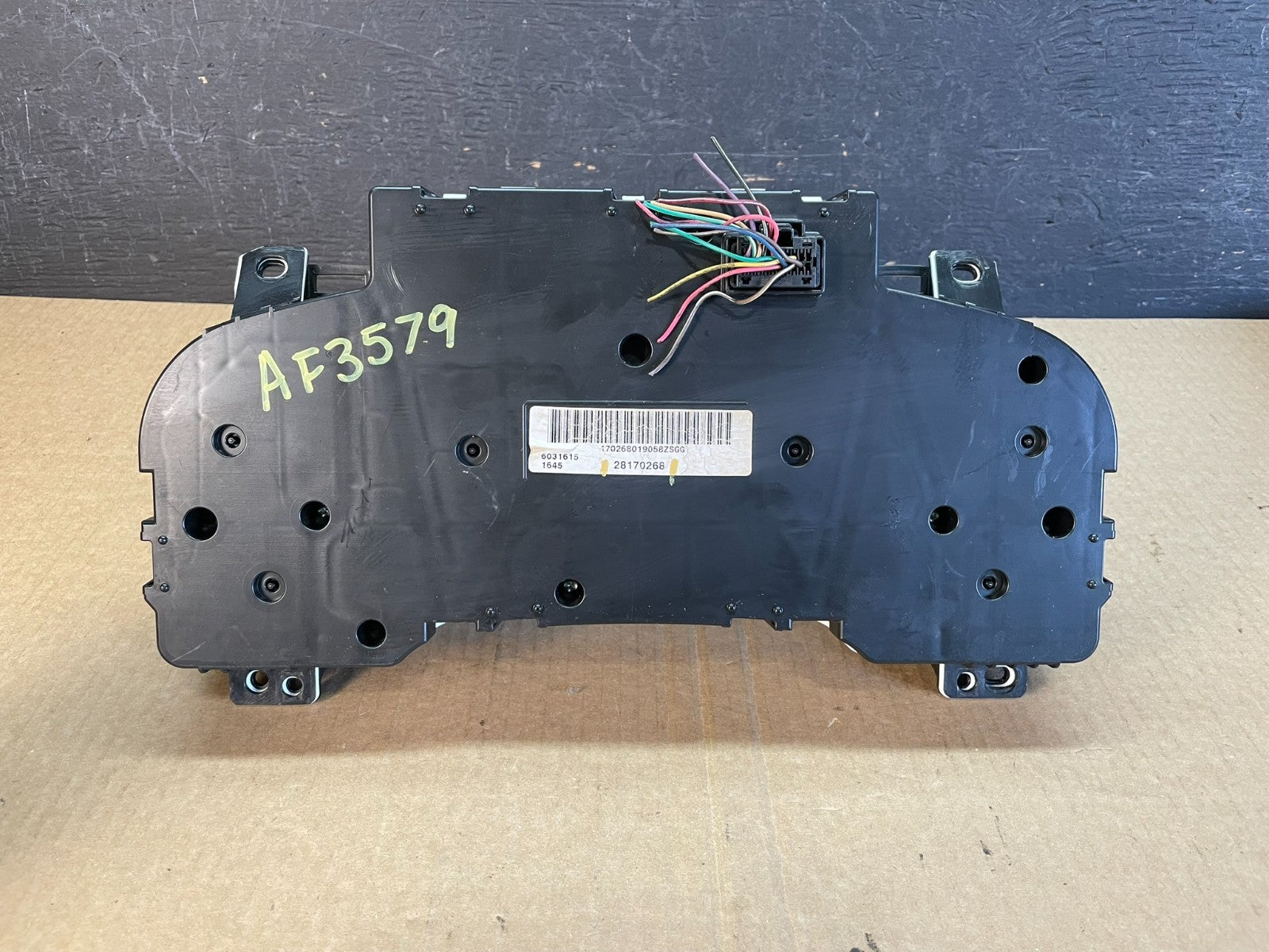 2007 to 2013 Chevrolet Silverado Suburban Cluster Gauge Speedometer af3579 DG7