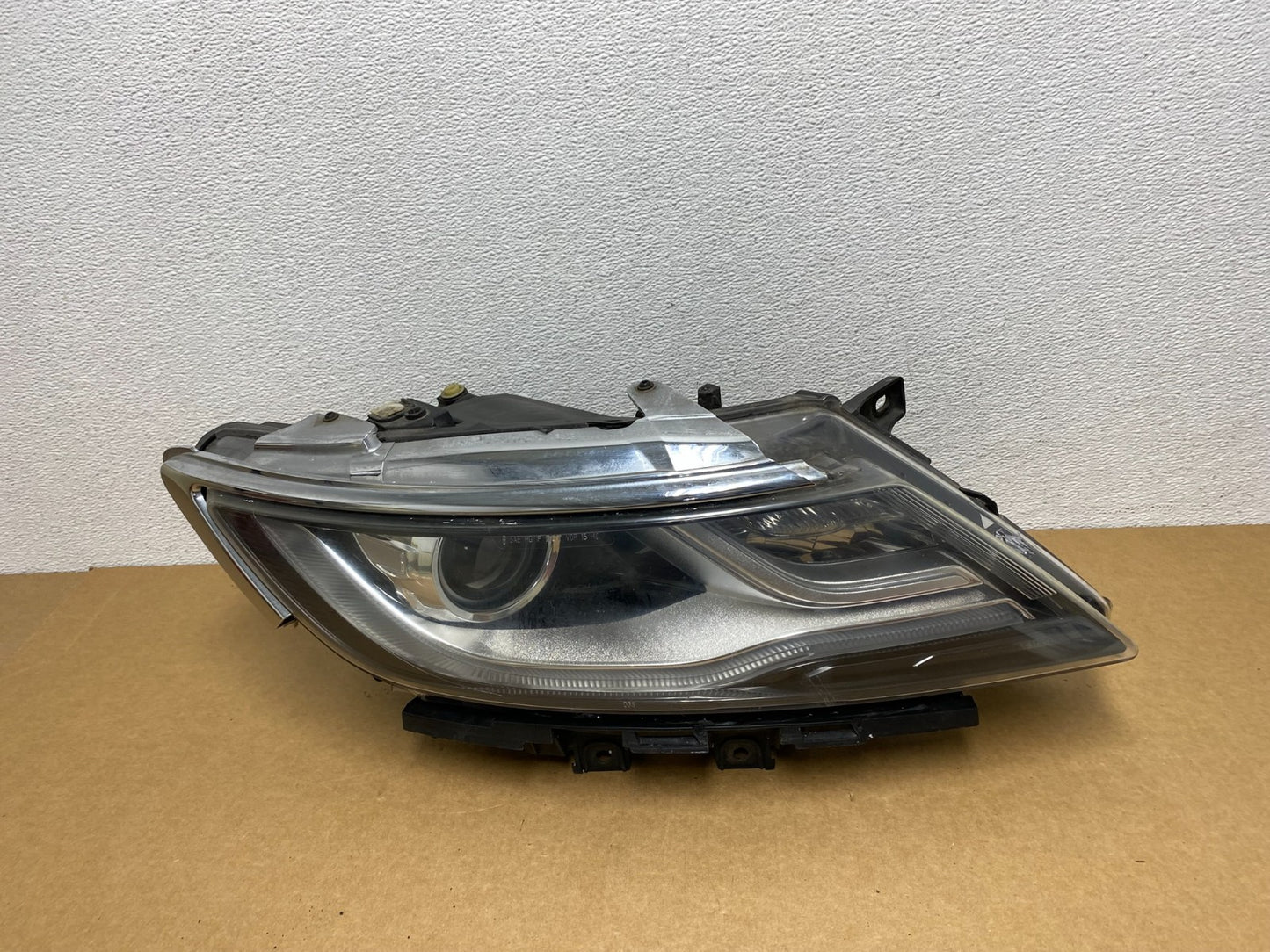 2015 to 2019 Lincoln MKC Right Passenger RH Side Xenon Headlight OEM AC1660 DG0