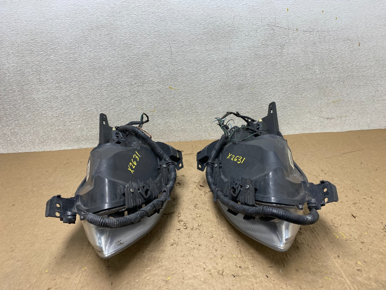 Sedan 2010 2011 2012 Nissan Altima Headlights Halogen Left+Right Side X2631 DW16