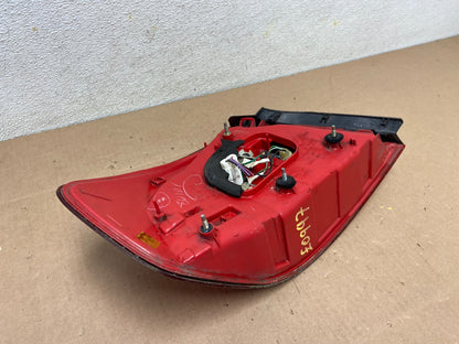 2003 to 2004 Infiniti G35 Right Passenger Rh Side Tail Light E09975