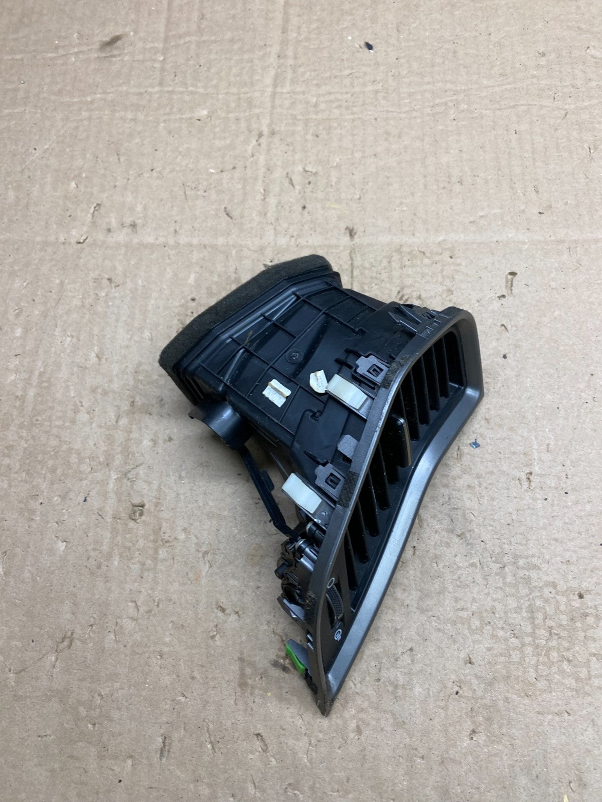 2013 to 2016 Hyundai Santa Fe Dashboard Center Left AC Air Heater Vent Z0183 DG1