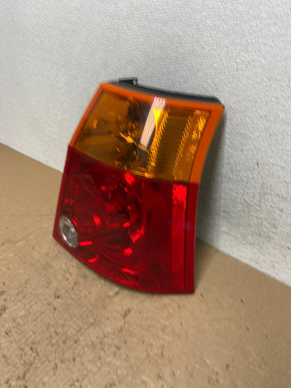 2004 to 2006 Chrysler Pacifica Right Passenger Rh Side Tail Light AG1405 LK1