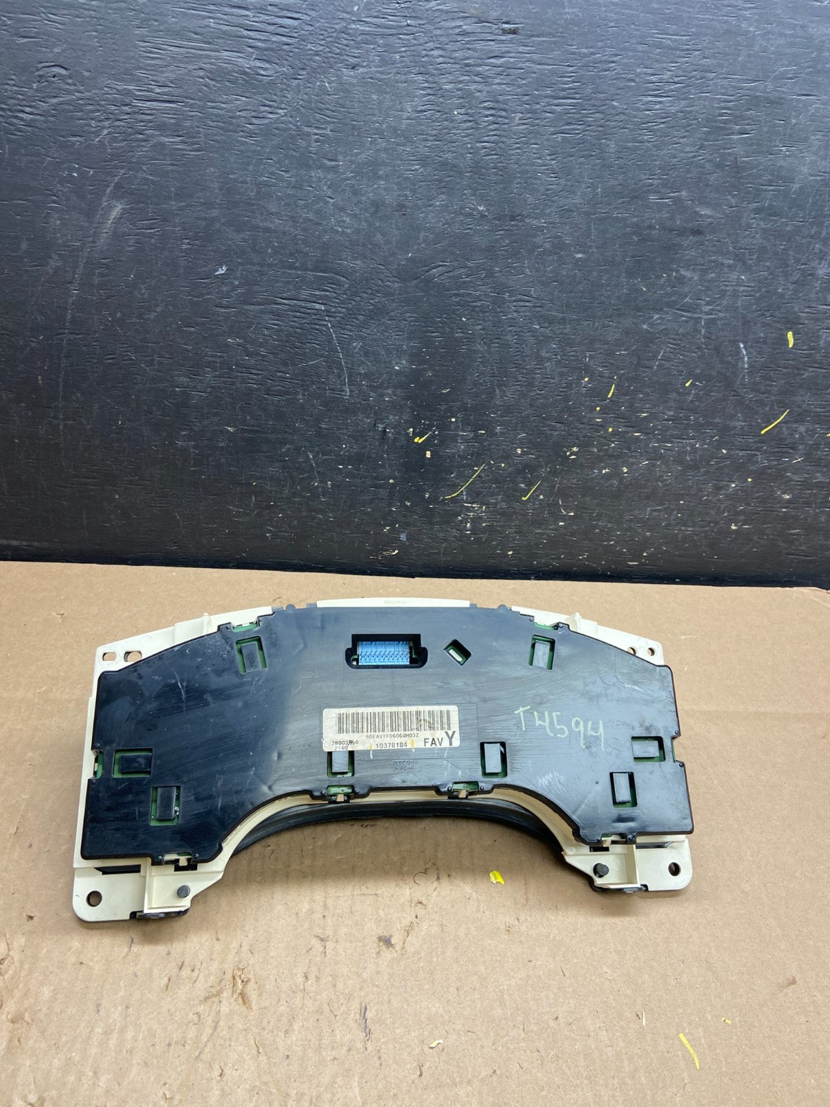 2004 to 2007 Chevrolet Express Speedometer Cluster Gauge OEM  T4594 DG4
