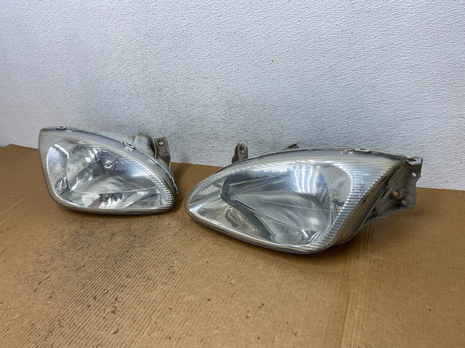 1999 2000 Hyundai Elantra Left+Right Side Headlights AE1245 DW1