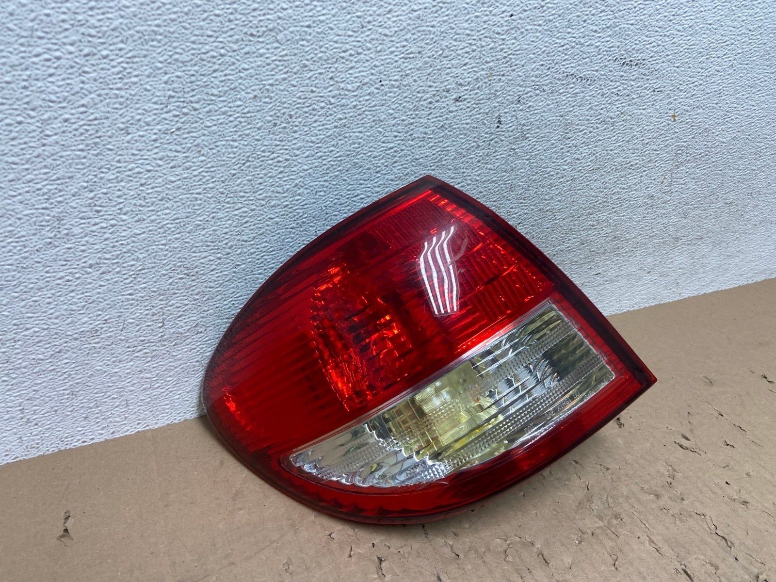2002 2003 2004 Infiniti I35 Left Driver LH Side Tail Light AE8883 LK2