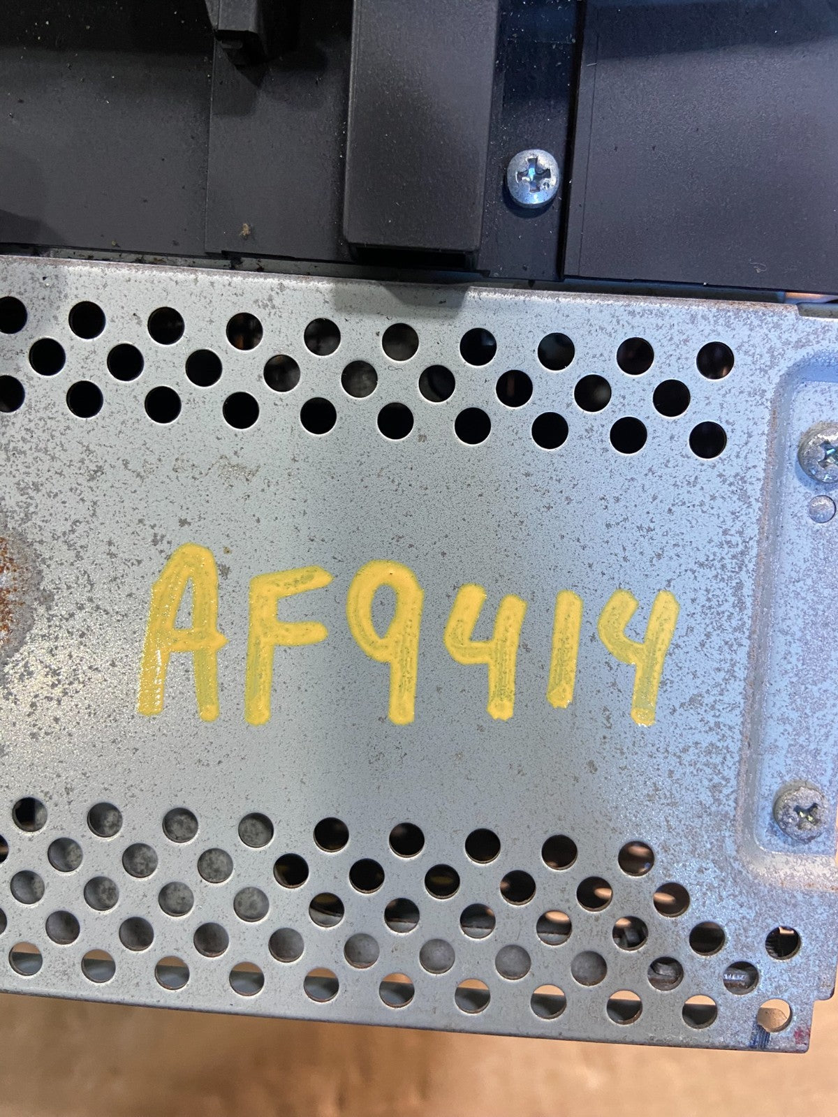 2003-2008 Jaguar S-Type Dash Climate A/C Screen Radio AM/FM Panel AF9414 DW7