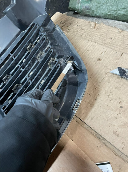 2009 to 2011 Freightliner Sprinter Front Upper Chrome Grill Grille W4652 DG15