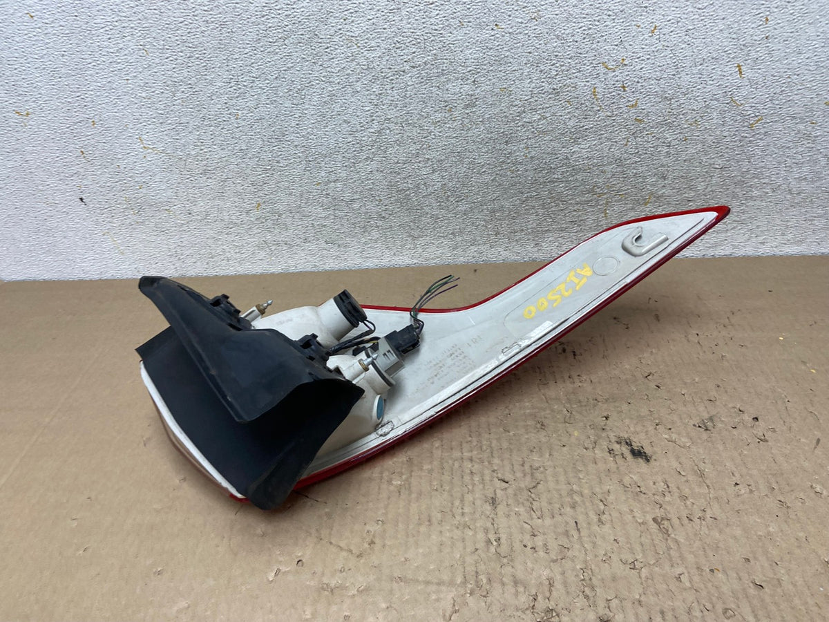 2013 to 2016 Ford Escape Right Passenger RH Side Tail Light AI2500 LK4