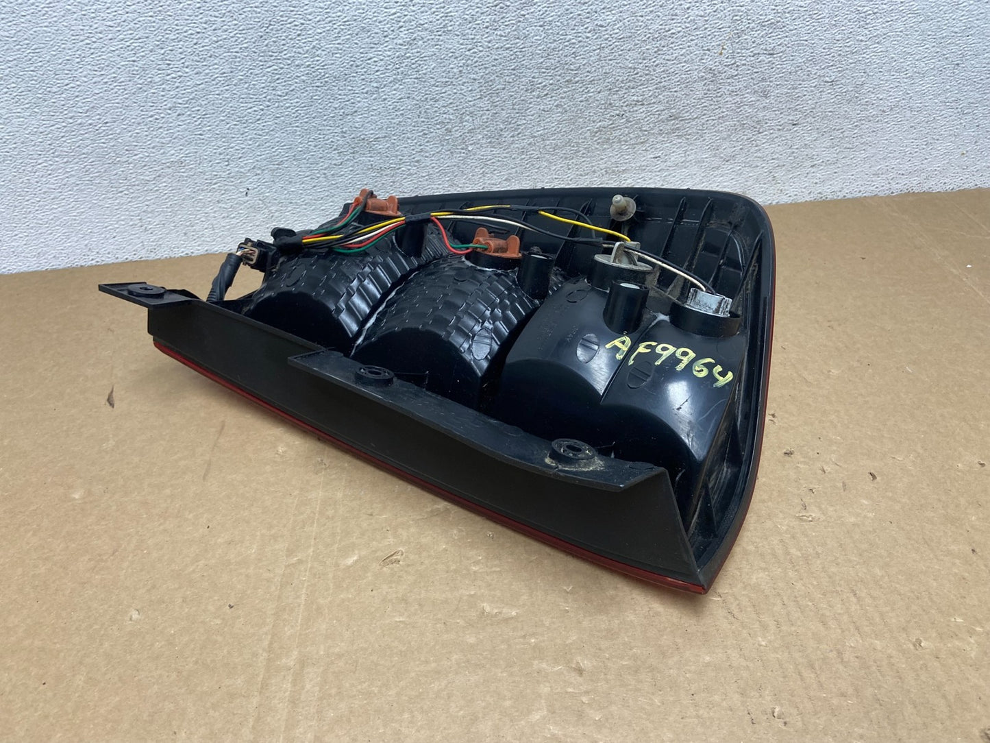 2007 to 2010 Kia Sedona Right Passenger RH Side Tail Light AF99644