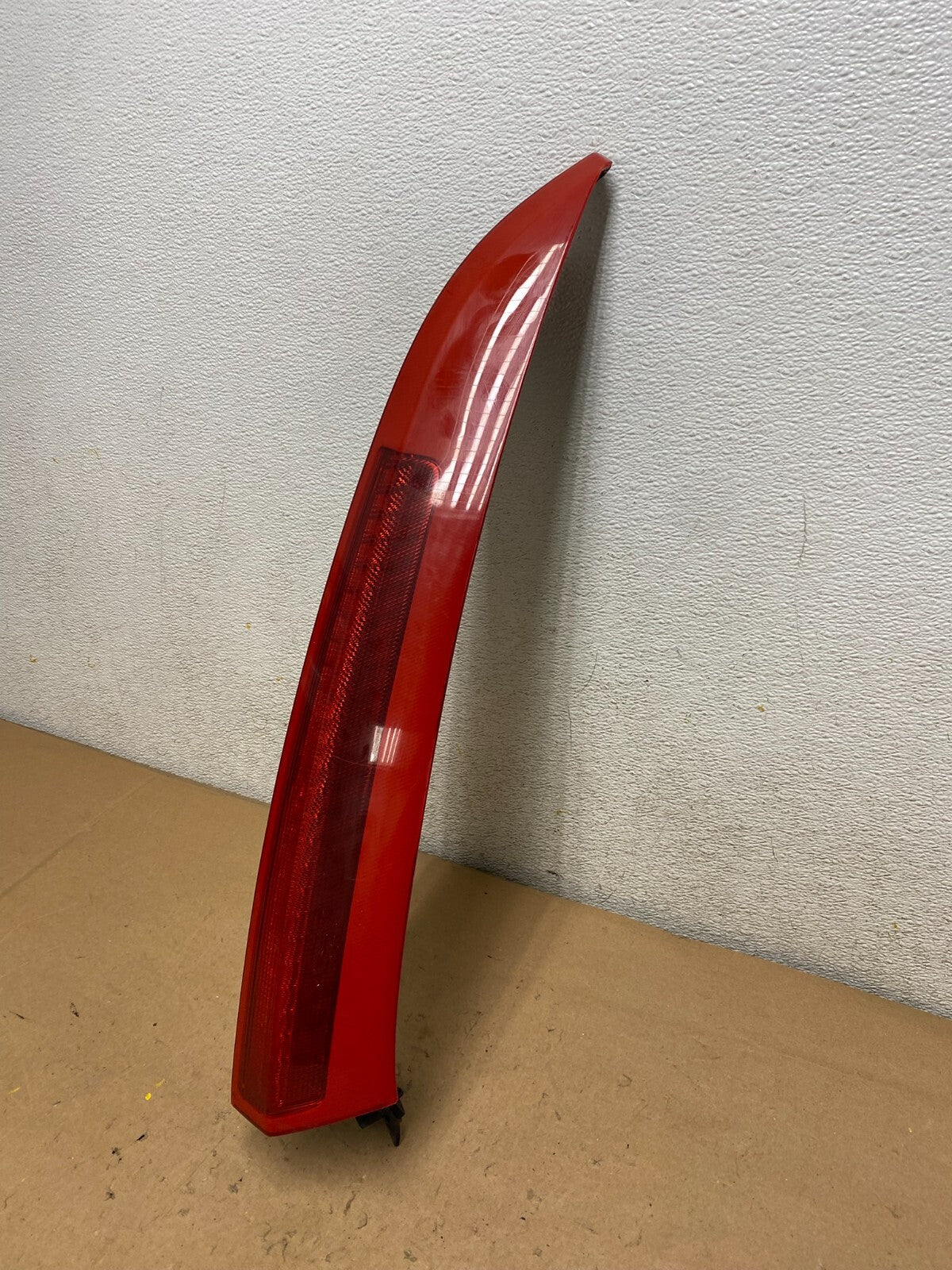 2003 to 2006 Volvo XC90 Right Passenger Side Upper Tail Light H5918 DG11