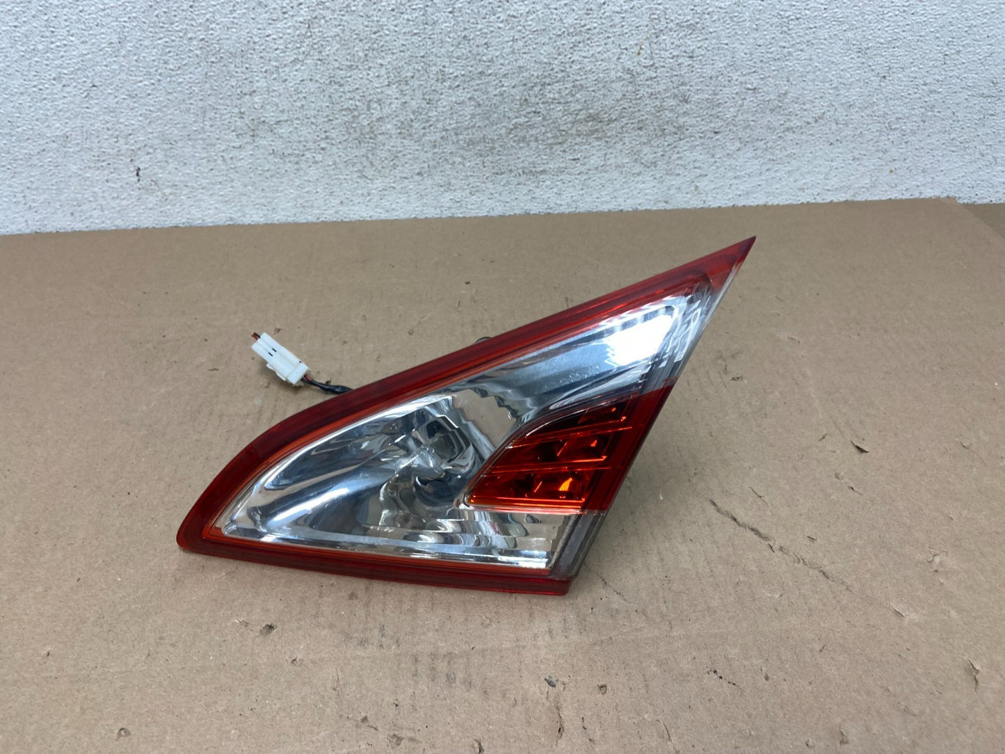 2011-2014 Nissan Murano Right Passenger RH Side Inner Tail Light AG5786 DW0