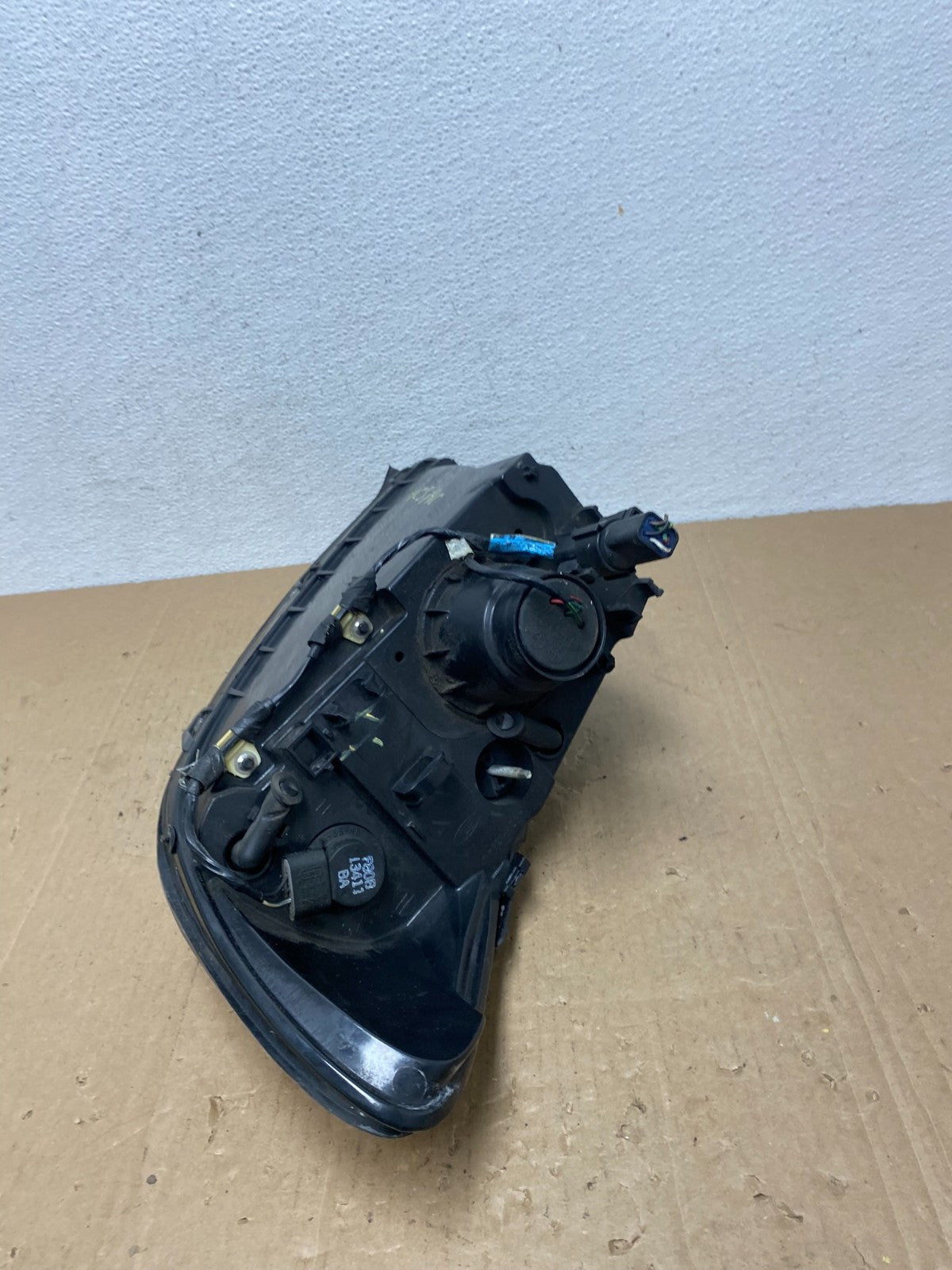 2000 to 2007 Ford Taurus Right Passenger RH Side Halogen Headlight AC5740 DW9
