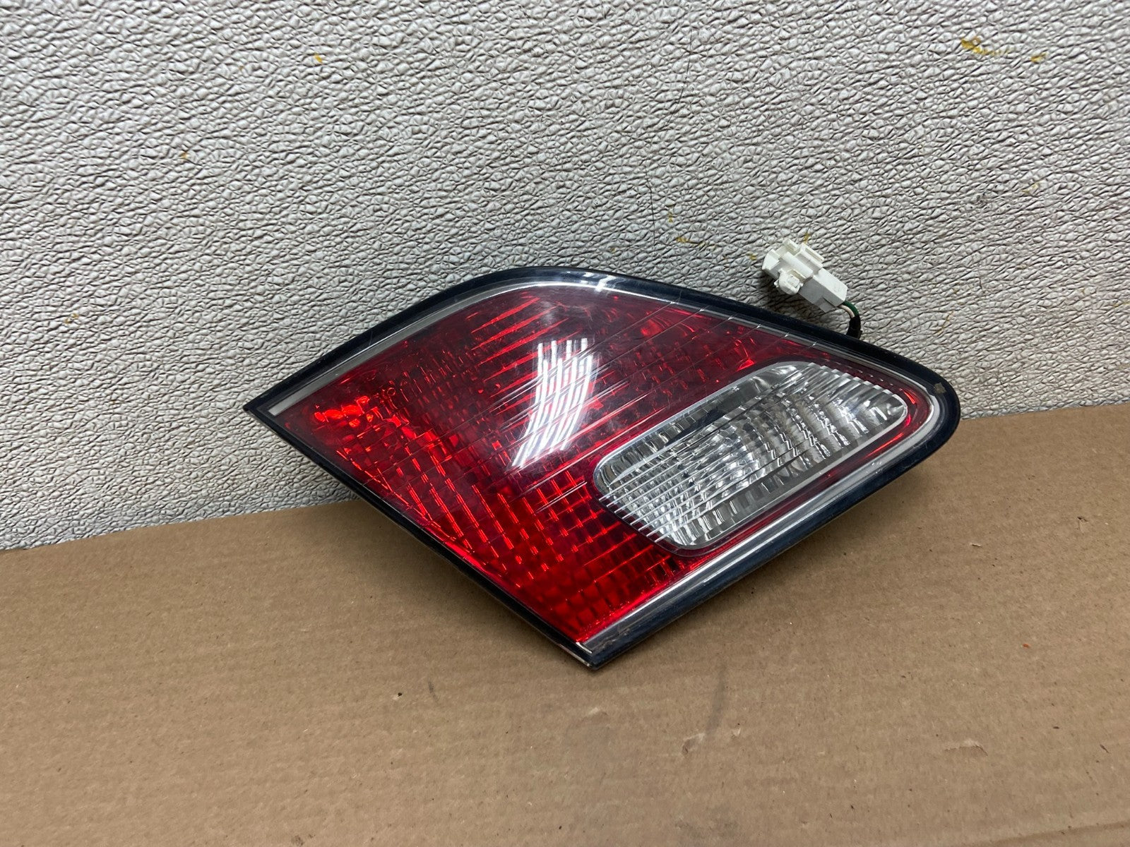 2002 2003 2004 Lexus ES300 ES330 Left Driver Lh Inner Tail Light Oem AB1265 LK0