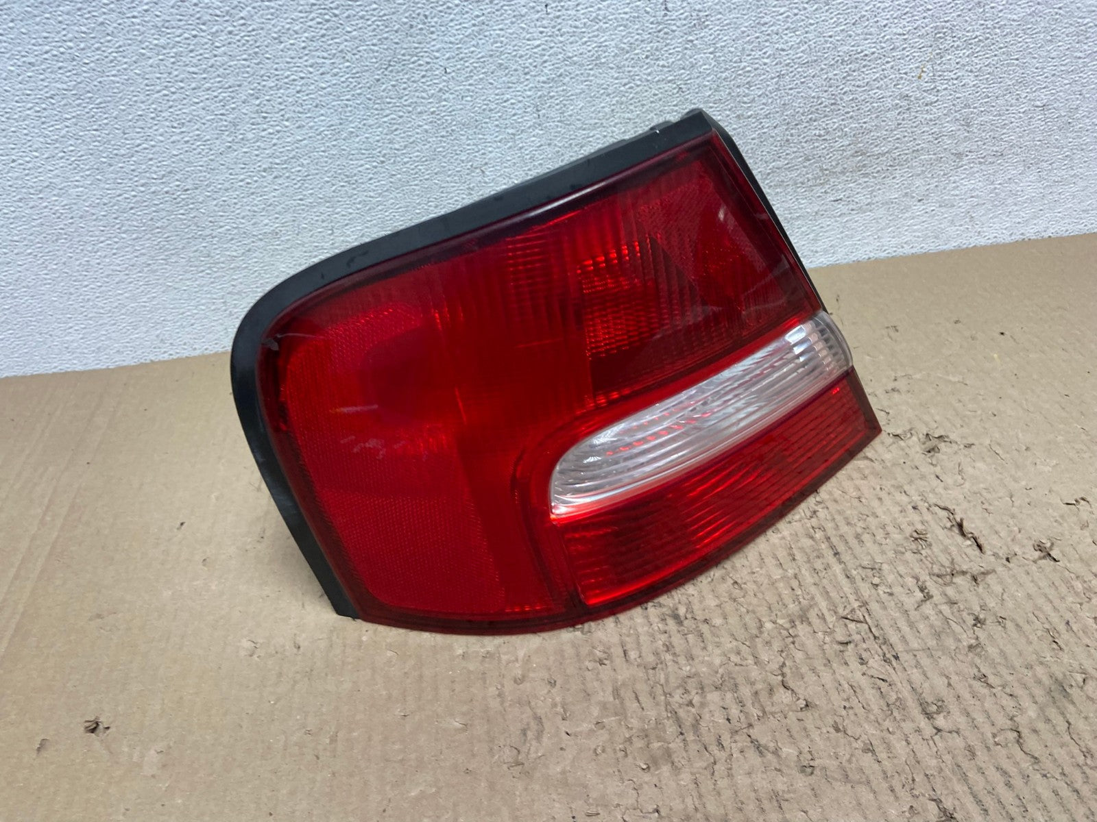 2000 to 2001 Nissan Altima Left Driver LH Side Tail Light AF2958 LK0