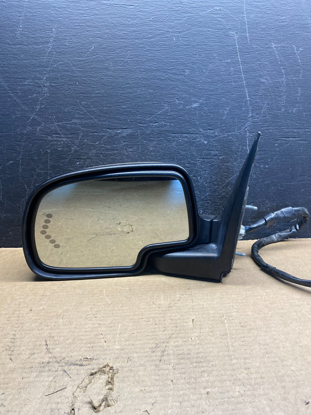 2003-2006 Chevrolet Tahoe Suburban Left Driver LH Turn Door Mirror AD9936 DW9