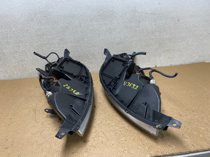2006 to 2010 Toyota Sienna Left+Right Side Set Headlights Halogen V3682 DW14