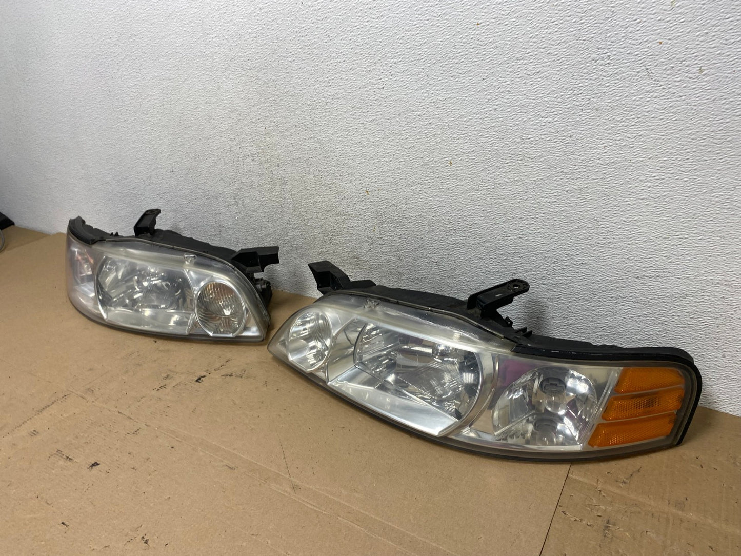 Sedan 2000 2001 Nissan Altima Headlights Left+Right AF4418 LK1