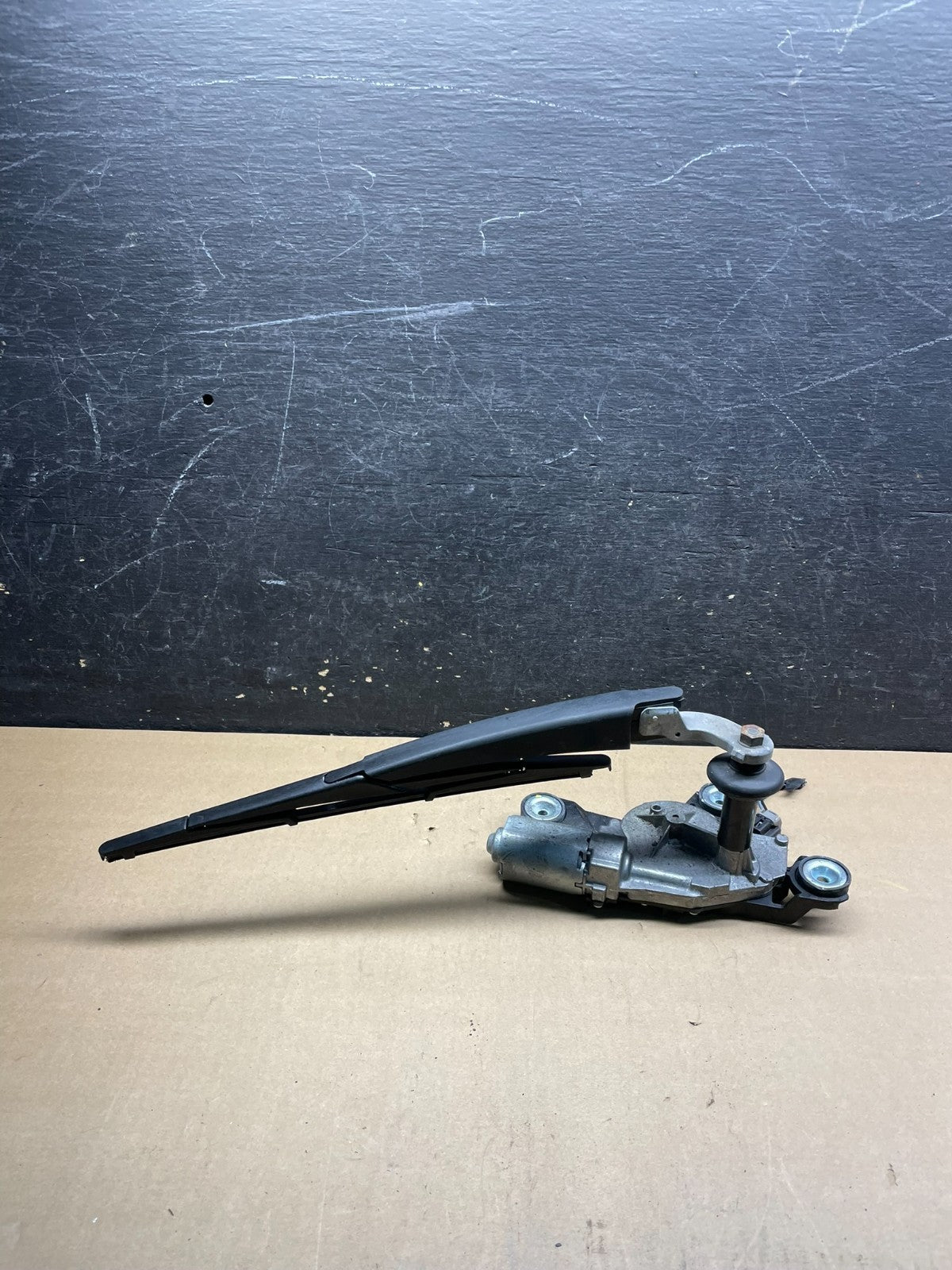 2012 to 2014 Ford Focus Rear Windshield Wiper Motor OEM BV61-17K441-AA w4326 dg3